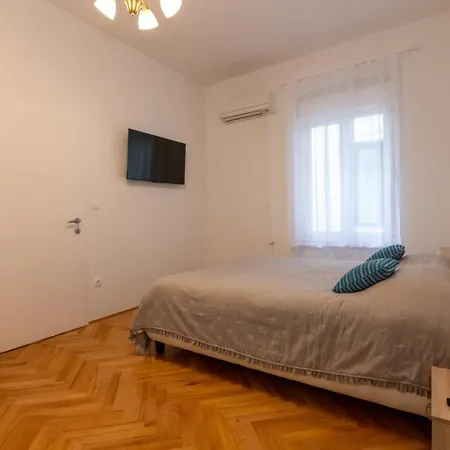 Apartman Teatro